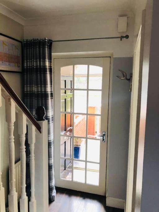 Cosy Two Bed Terraced House 7Min Drive From City Belfast Eksteriør bilde