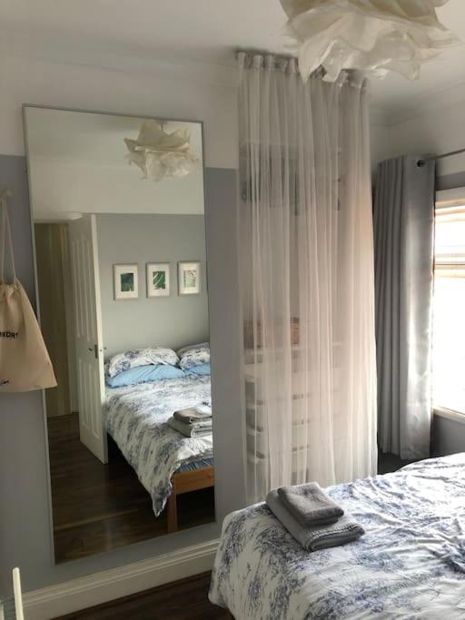 Cosy Two Bed Terraced House 7Min Drive From City Belfast Eksteriør bilde