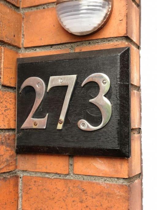 Cosy Two Bed Terraced House 7Min Drive From City Belfast Eksteriør bilde