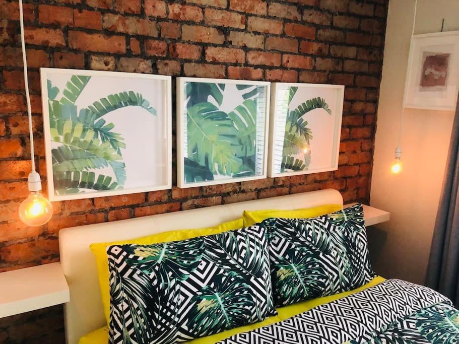 Cosy Two Bed Terraced House 7Min Drive From City Belfast Eksteriør bilde