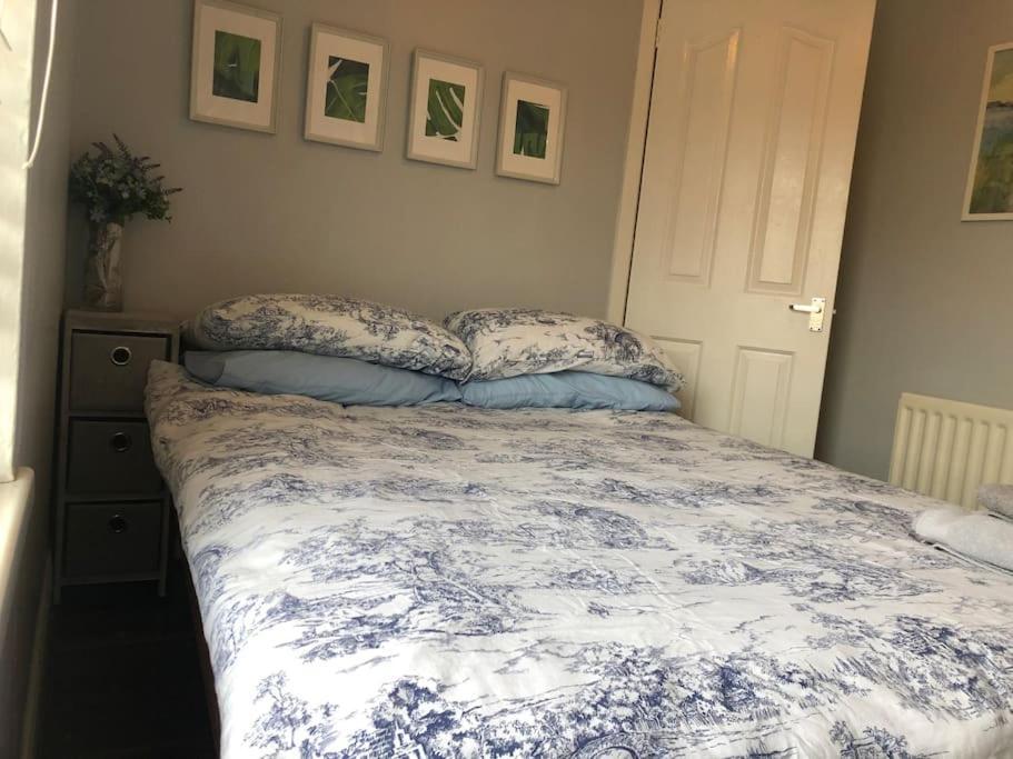 Cosy Two Bed Terraced House 7Min Drive From City Belfast Eksteriør bilde