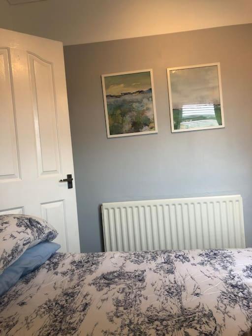 Cosy Two Bed Terraced House 7Min Drive From City Villa Belfast Eksteriør bilde