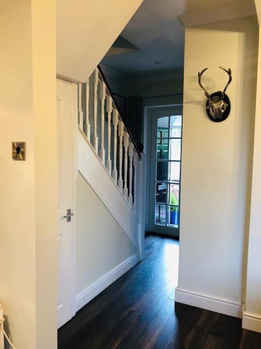 Cosy Two Bed Terraced House 7Min Drive From City Belfast Eksteriør bilde