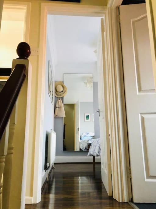 Cosy Two Bed Terraced House 7Min Drive From City Belfast Eksteriør bilde