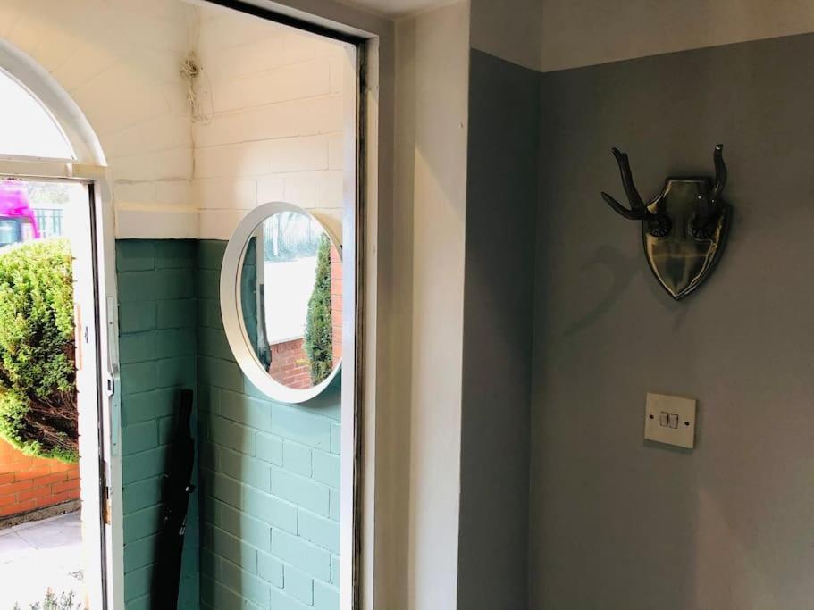 Cosy Two Bed Terraced House 7Min Drive From City Belfast Eksteriør bilde