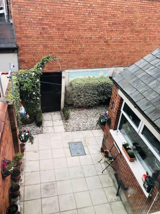 Cosy Two Bed Terraced House 7Min Drive From City Belfast Eksteriør bilde