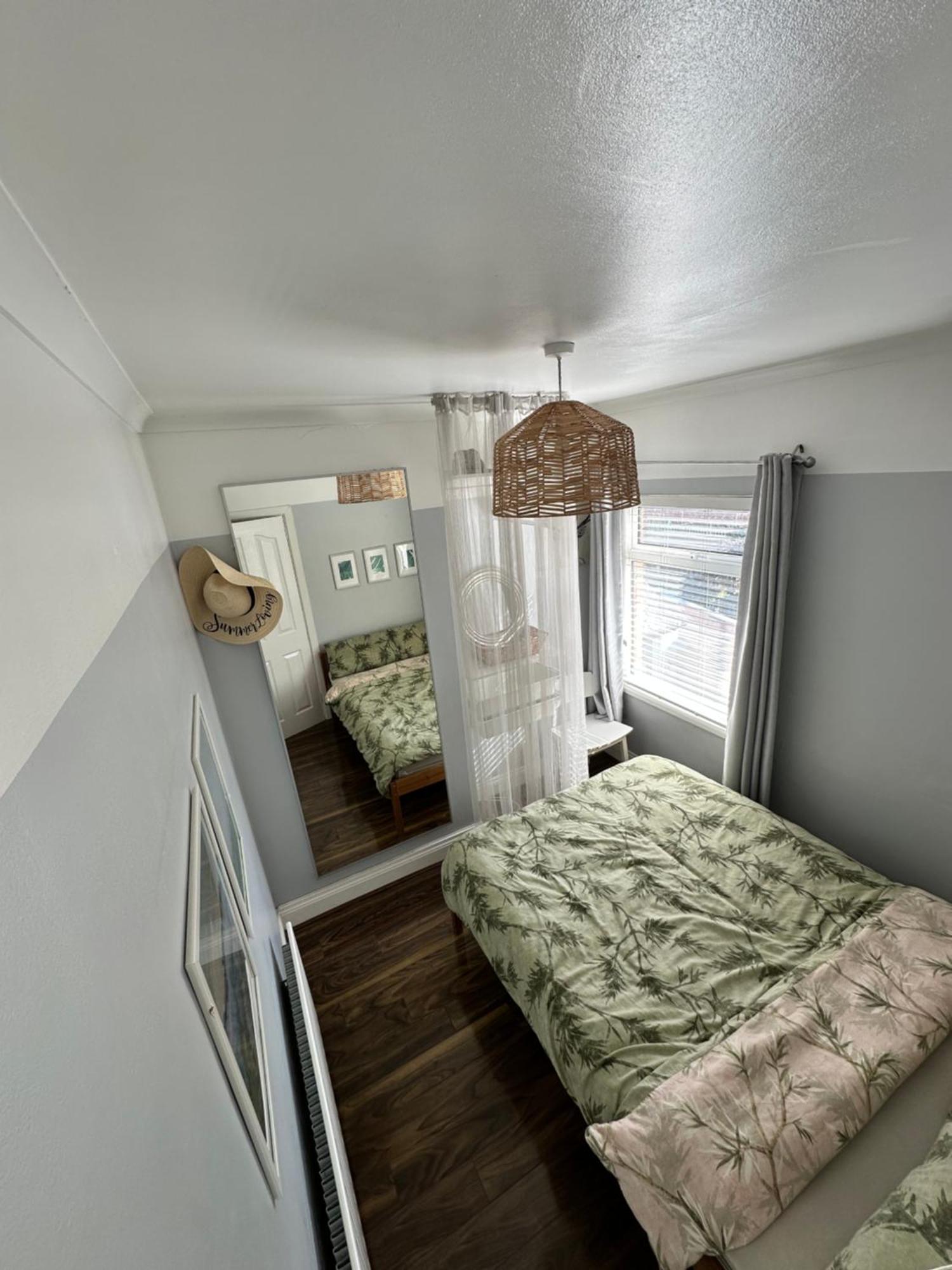 Cosy Two Bed Terraced House 7Min Drive From City Belfast Eksteriør bilde
